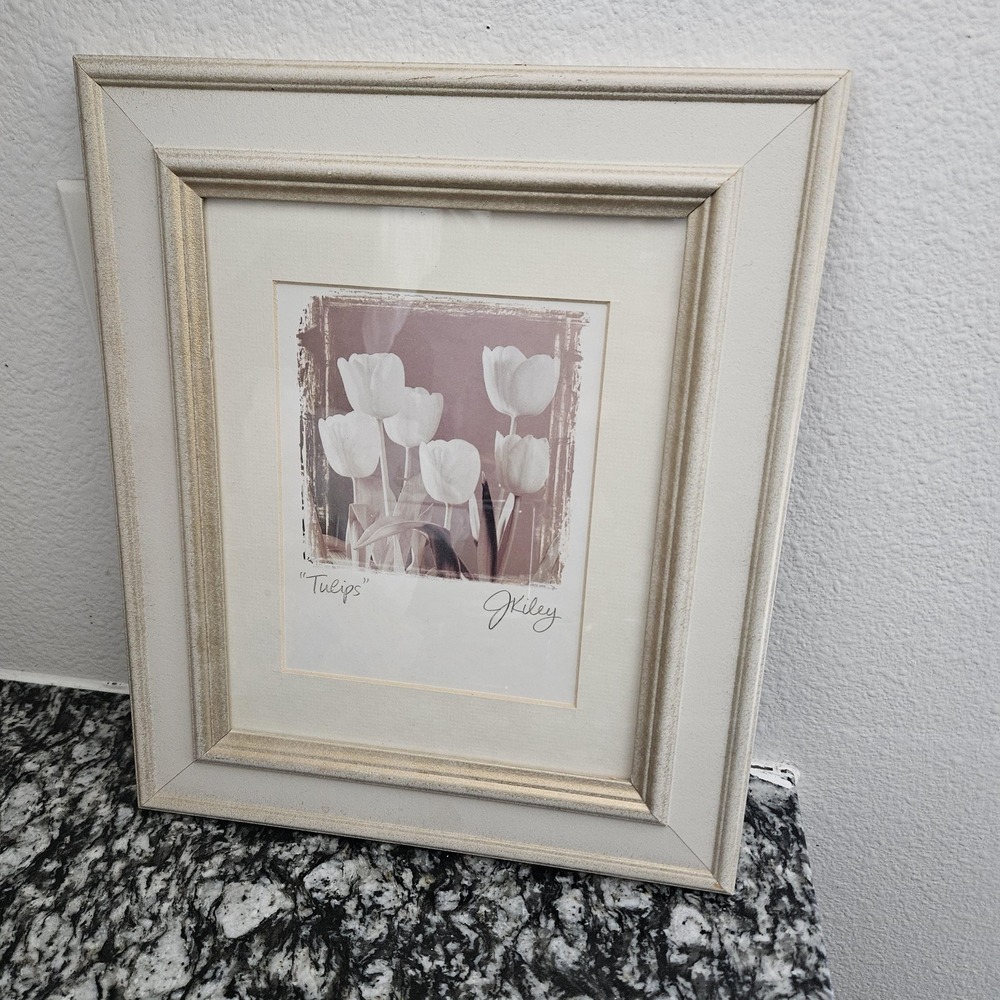 Tulips Print with J.Kiley Signature in‎ a beige and gold glitter wooden frame